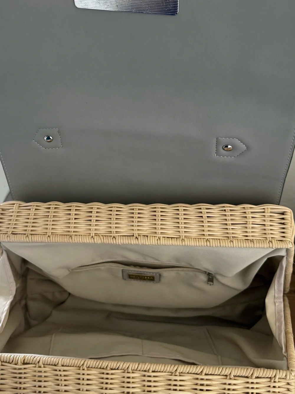 Two-Tone Kontessa Gray Distressed Top-Handle Picnic Summer Woven Bag